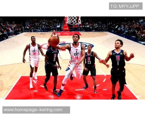 4月3日奇才与勇士激战正酣球迷期待精彩对决与绝妙表现 4月3日奇才与勇士激战正酣球迷期待精彩对决与绝妙表现