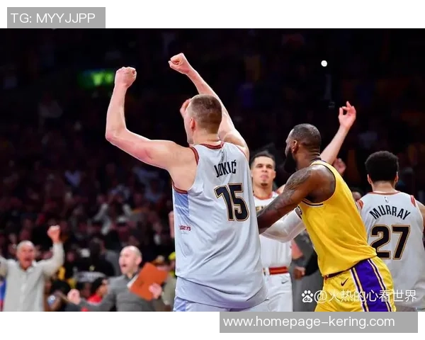 勇士与火箭激战10月18日NBA赛场精彩对决引发球迷热议 勇士与火箭激战10月18日NBA赛场精彩对决引发球迷热议