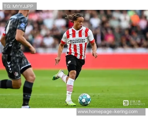 哈维西蒙斯的足球之路:从天才少年到职业球员的成长历程 哈维西蒙斯的足球之路:从天才少年到职业球员的成长历程